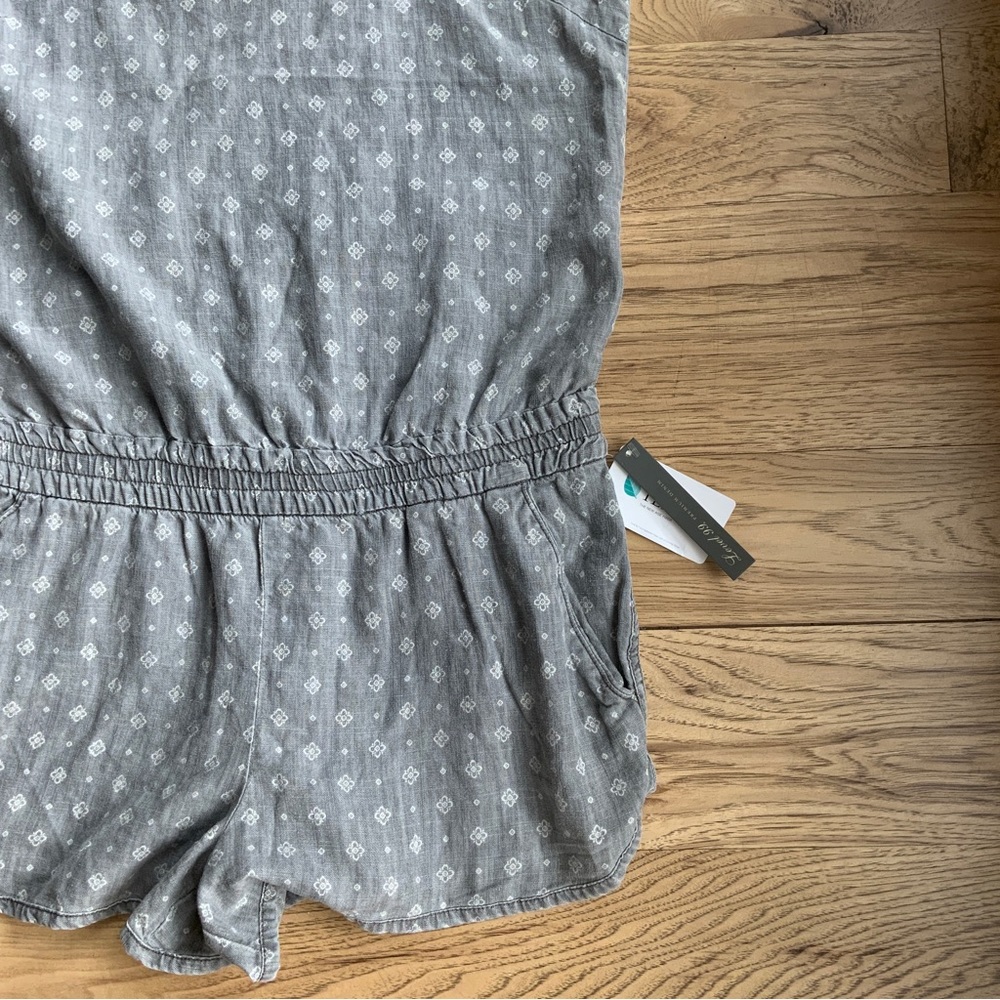 Anthropologie Level 99 Cassie Chambray Romper Gray Printed Denim Size Medium - Picture 5 of 10